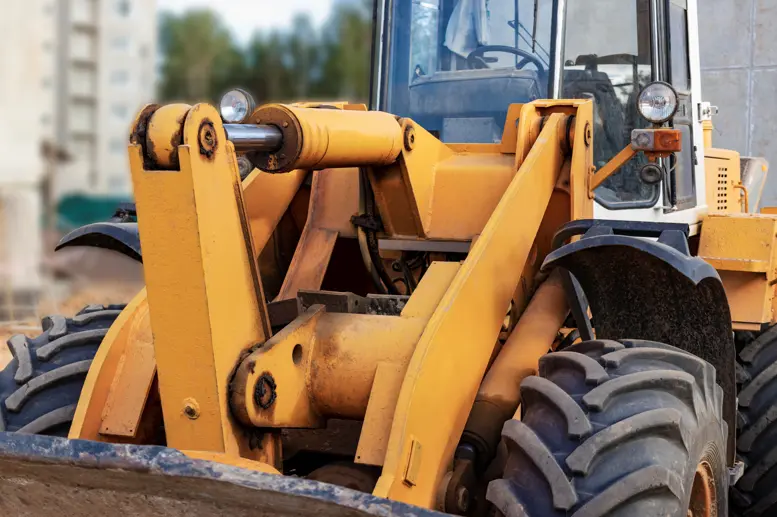 maquina de trator em obra